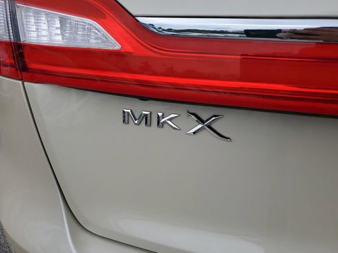 Used 2018 Lincoln MKX Reserve w/ Driver Assistance Package FWD image 5