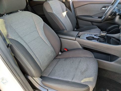 Used 2022 Nissan Rogue SV FWD image 31