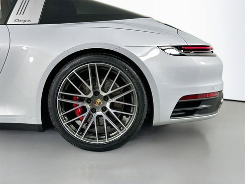 Certified 2024 Porsche 911 Targa 4S image 12