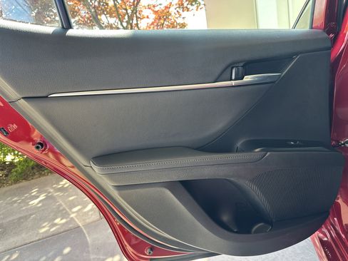 Certified 2020 Toyota Camry XLE w/ Navigation Package image 18