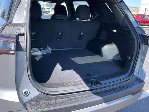 Used 2025 Chevrolet Equinox LT AWD/4WD image 4