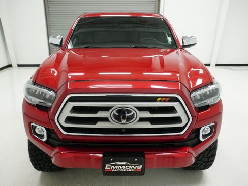 Used 2021 Toyota Tacoma Limited AWD/4WD image 2