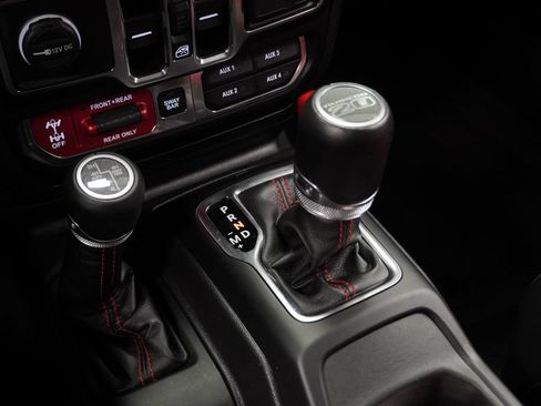Used 2023 Jeep Wrangler Unlimited Rubicon 4xe AWD/4WD image 38