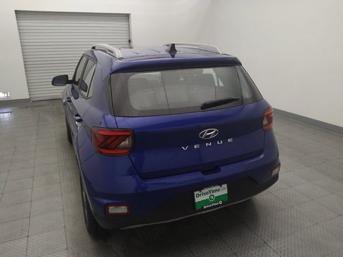 Used 2021 Hyundai Venue SEL FWD image 6