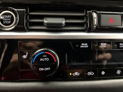 Used 2024 Nissan Pathfinder SV FWD image 56