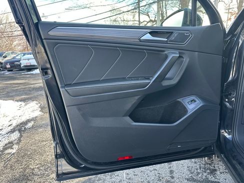 Used 2022 Volkswagen Tiguan SEL R-Line image 5