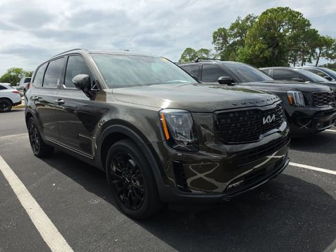 Certified 2022 Kia Telluride SX w/ SX Prestige Package AWD/4WD image 2