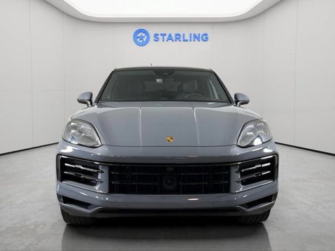 Used 2024 Porsche Cayenne Coupe AWD/4WD image 16