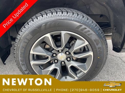 Used 2024 Chevrolet Silverado 1500 LT AWD/4WD image 45