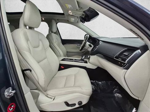 Used 2018 Volvo XC90 T6 Momentum w/ Convenience Package AWD/4WD image 25