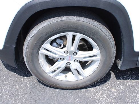 Used 2024 GMC Terrain SLE FWD image 5