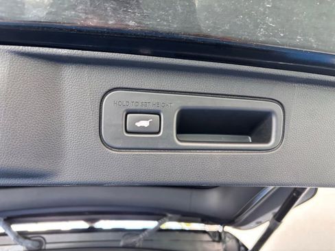 Used 2025 Honda Pilot Elite image 13