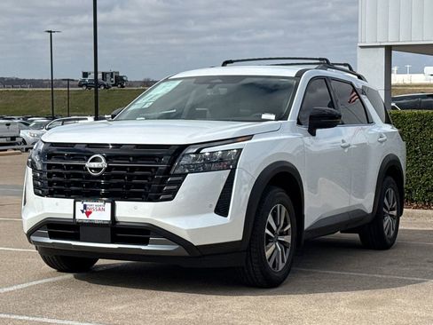 New 2026 Nissan Pathfinder SL image 4