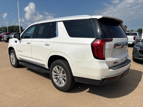 Used 2021 GMC Yukon SLT w/ Rear Media and Nav Package AWD/4WD image 4