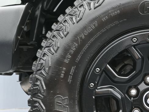 Used 2023 Ford Bronco Wildtrak AWD/4WD image 43