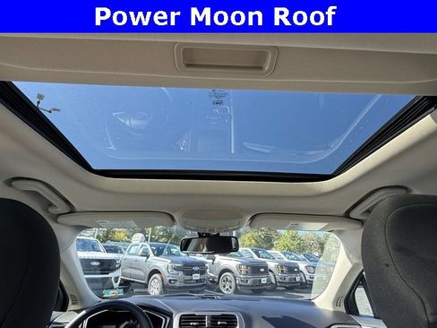 Certified 2019 Ford Fusion SE image 3