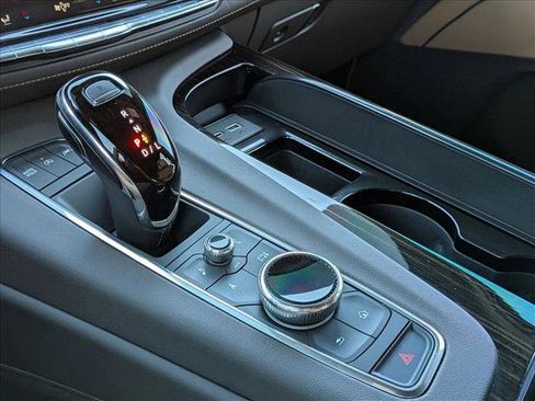 Used 2022 Cadillac Escalade Premium Luxury image 12