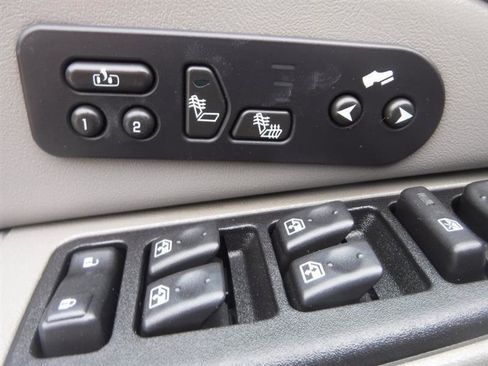 Used 2006 Chevrolet Avalanche Z66 w/ Sun And Sound Package RWD image 37
