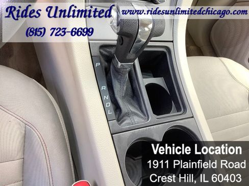 Used 2011 Ford Taurus SE FWD image 17