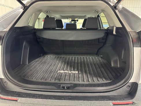 Used 2021 Toyota RAV4 XLE w/ Convenience Package image 8