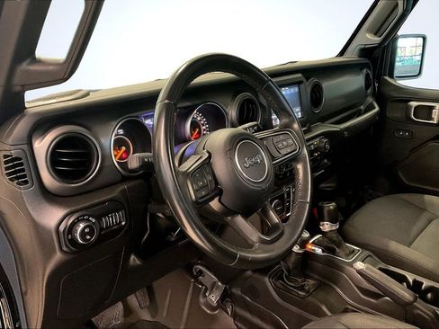 Used 2022 Jeep Gladiator Willys image 14