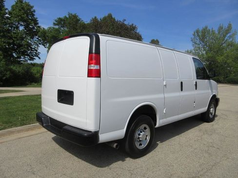 Used 2019 Chevrolet Express 2500 w/ Driver Convenience Package RWD image 15