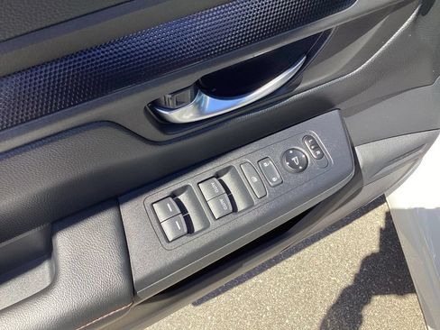 Used 2025 Honda CR-V Sport image 10