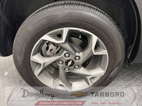 Used 2025 Chevrolet Trax LT FWD image 17