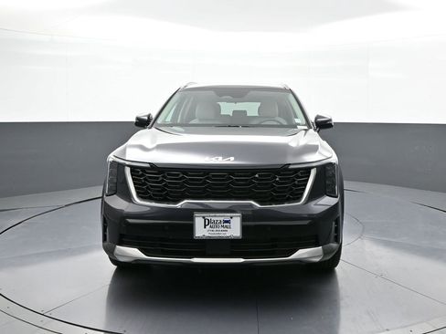 New 2025 Kia Sorento S image 2