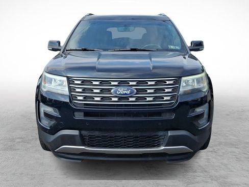 Used 2016 Ford Explorer XLT w/ Equipment Group 202A AWD/4WD image 2