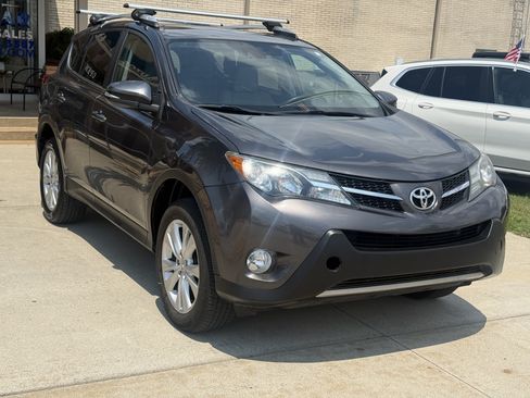 Used 2015 Toyota RAV4 Limited w/ Technology Package FWD image 3