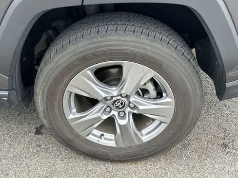 Used 2022 Toyota RAV4 XLE w/ Convenience Package AWD/4WD image 5