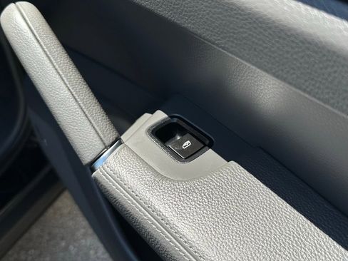 Used 2022 Porsche Cayenne E-Hybrid Coupe image 36