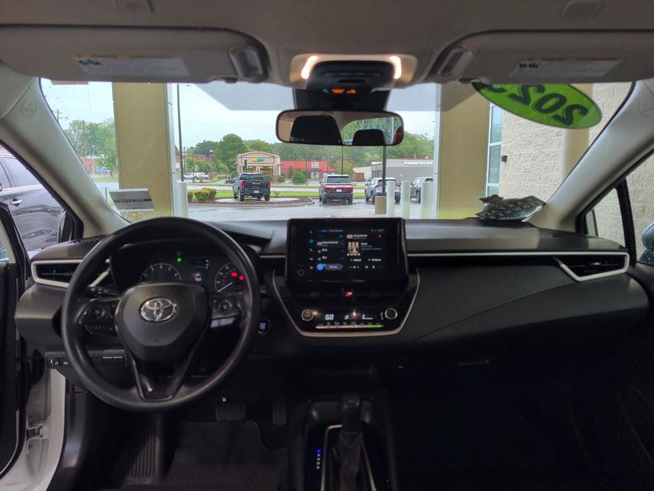 Used 2023 Toyota Corolla LE w/ LE Convenience Package FWD image 11