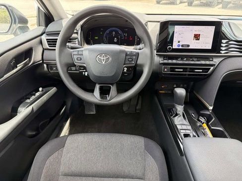 Certified 2025 Toyota Camry LE FWD image 22