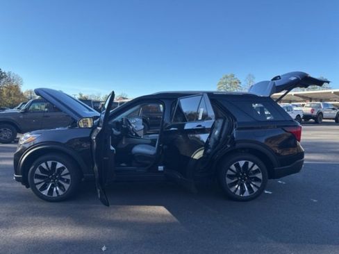 New 2026 Ford Explorer Platinum w/ LUX Leather Package image 26