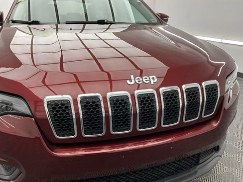 Used 2019 Jeep Cherokee Latitude Plus w/ Comfort/Convenience Group image 28