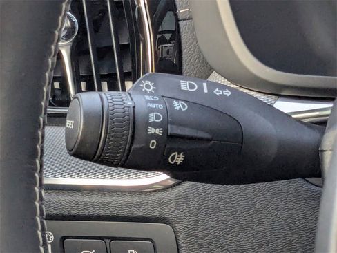 Used 2021 Volvo XC60 T8 R-Design w/ Advanced Package image 34