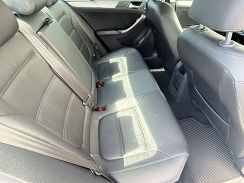Used 2017 Volkswagen Jetta SE FWD image 31