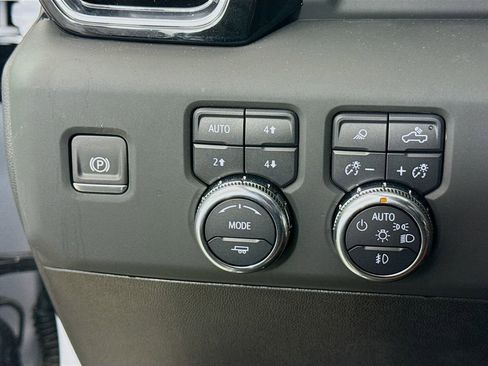 Used 2024 GMC Sierra 2500 Denali Ultimate w/ Max Trailering Package image 10