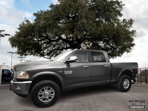 Used 2018 RAM 2500 Laramie w/ Snow Chief Group AWD/4WD image 1