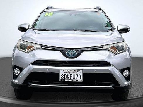 Used 2018 Toyota RAV4 XLE w/ Convenience Package AWD/4WD image 3