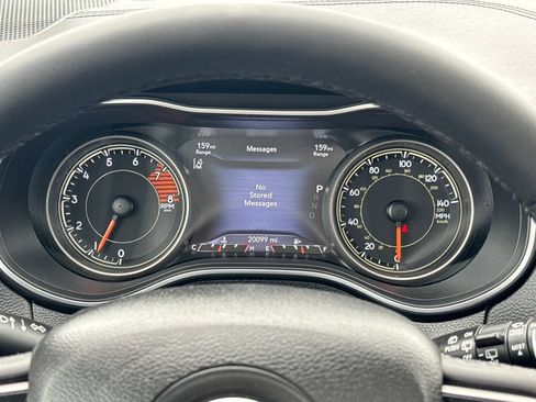 Used 2022 Jeep Cherokee Limited AWD/4WD image 16