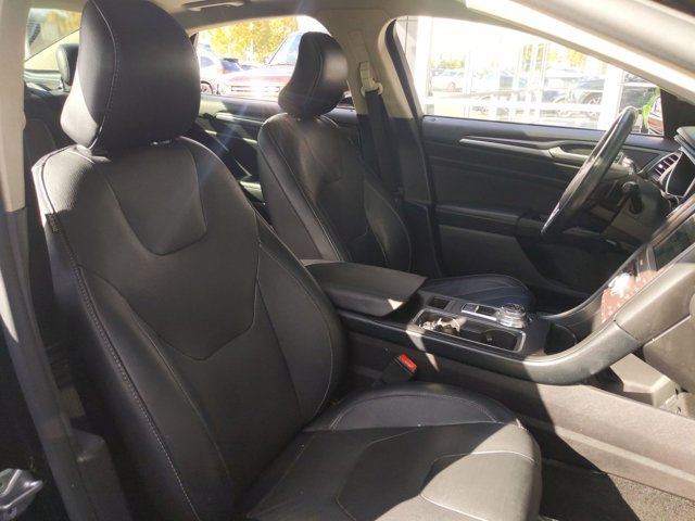 Used 2017 Ford Fusion Titanium FWD image 21