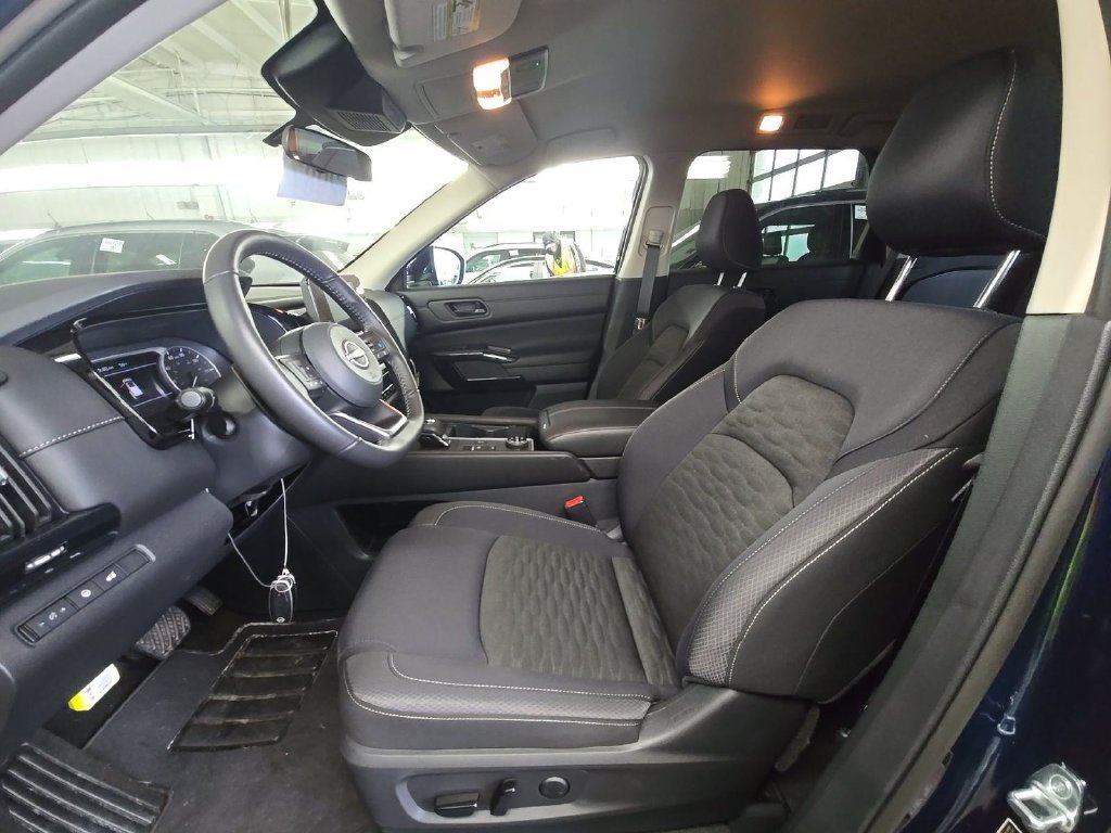 Certified 2025 Nissan Pathfinder SV AWD/4WD image 9