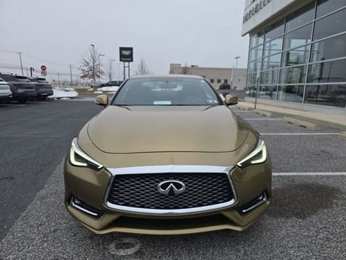 Used 2018 INFINITI Q60 3.0t Luxe w/ Sensory Package 3.0T Luxe image 2