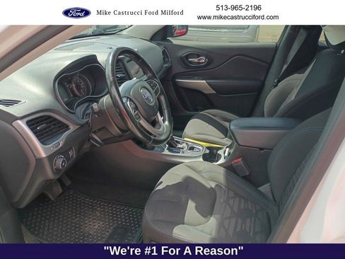 Used 2020 Jeep Cherokee Latitude AWD/4WD image 8