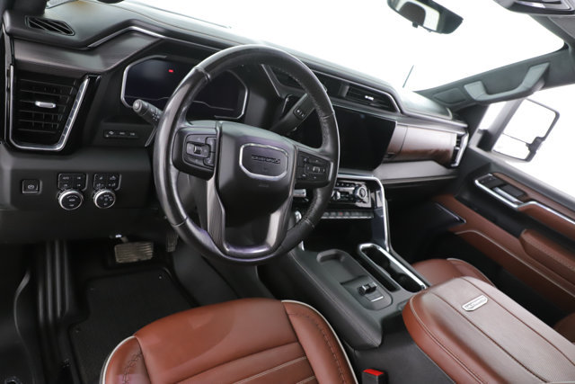 Used 2024 GMC Sierra 2500 Denali Ultimate AWD/4WD image 18