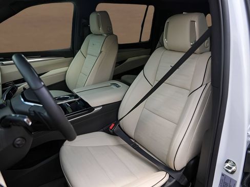 Certified 2026 Cadillac Escalade ESV Sport w/ Touring Package AWD/4WD image 7