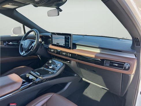 Used 2022 Lincoln Nautilus Reserve image 30